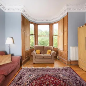  Apartment Comfortable And Spacious Retreat By The Meadows!