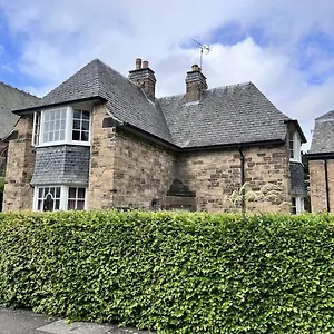  Homestay Private Bedroom In Detached In Newington
