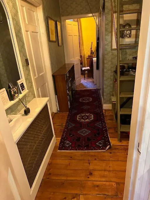 Very Central 2 Bedroom Flat In World Heritage Site Edinburgh
