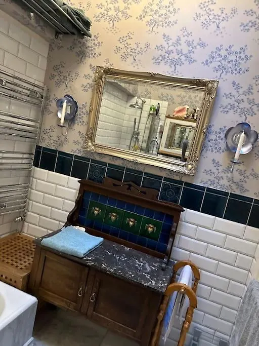 Apartment Very Central 2 Bedroom Flat In World Heritage Site Edinburgh United Kingdom